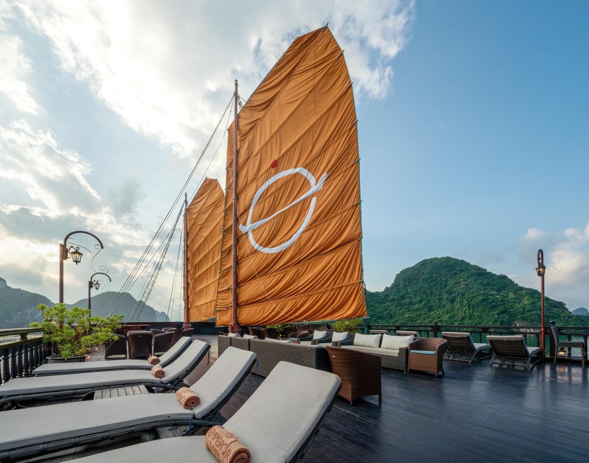 Emperor Cruises Legacy Ha Long Hotel Exterior photo