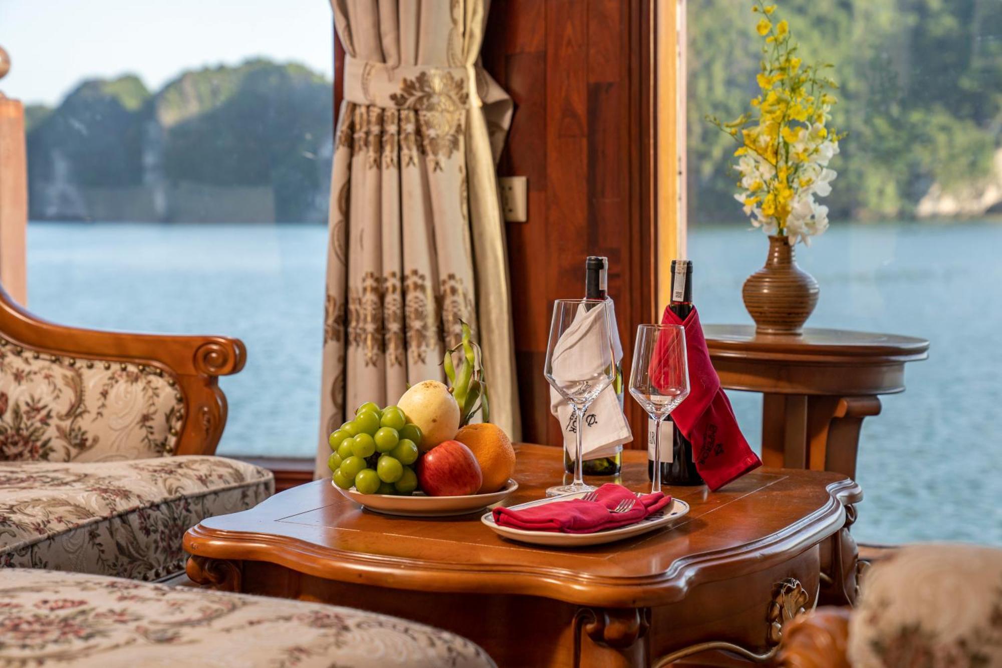Emperor Cruises Legacy Ha Long Hotel Exterior photo
