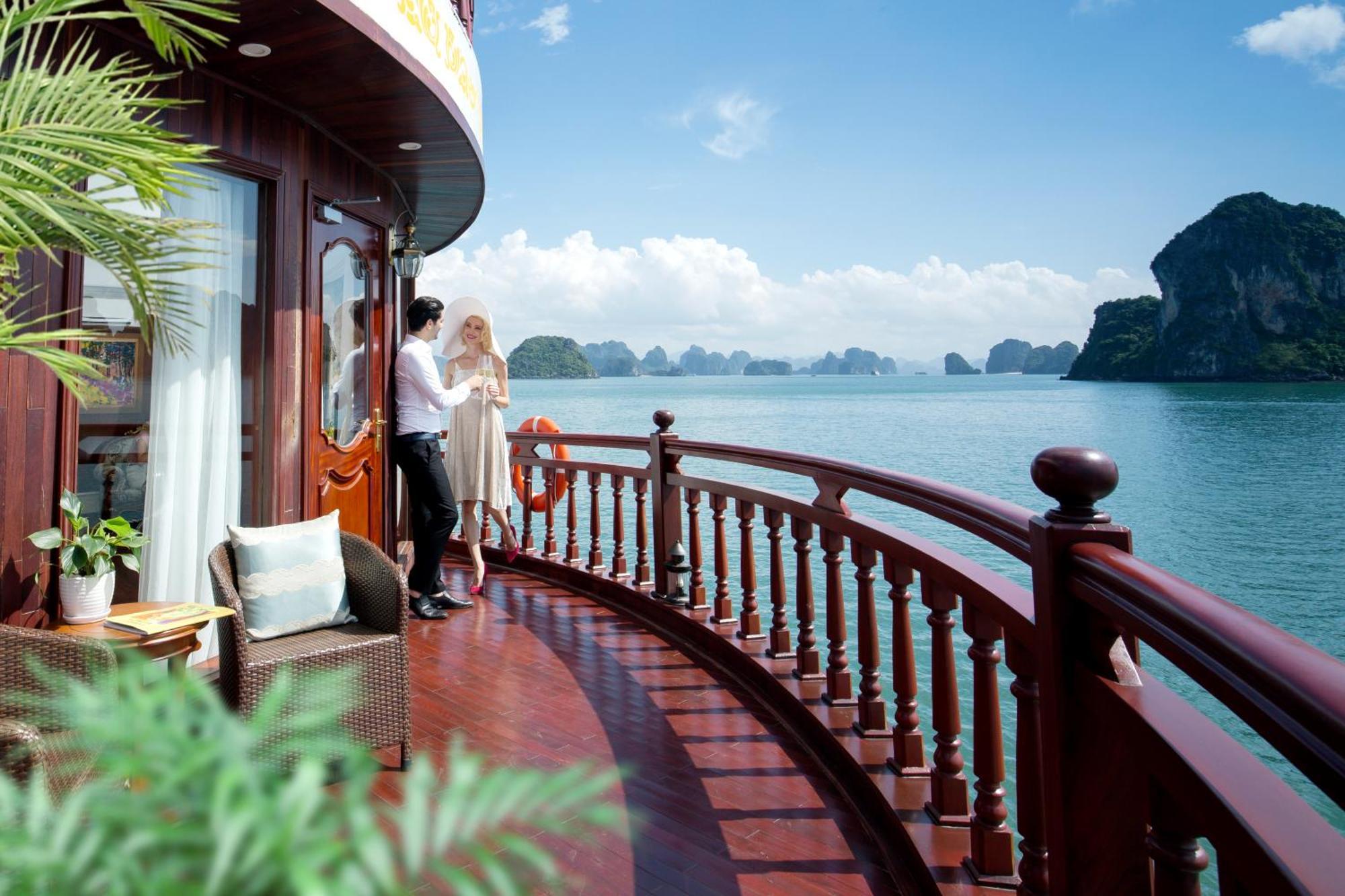 Emperor Cruises Legacy Ha Long Hotel Exterior photo